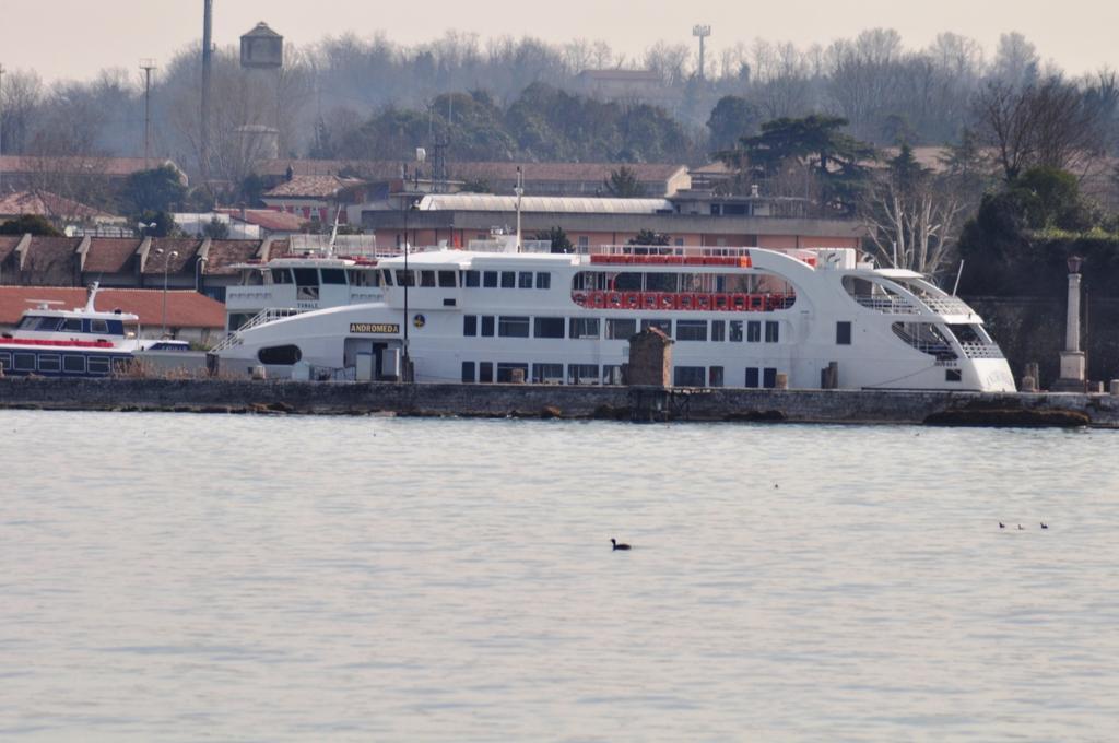 La Rosa Del Garda Appartement Peschiera del Garda Buitenkant foto